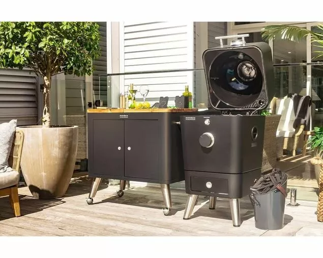 Everdure By Heston Blumenthal 4K Electric Ignition Charcoal Outdoor Oven - Premium Smoker for Authentic BBQ Flavours - Image 2