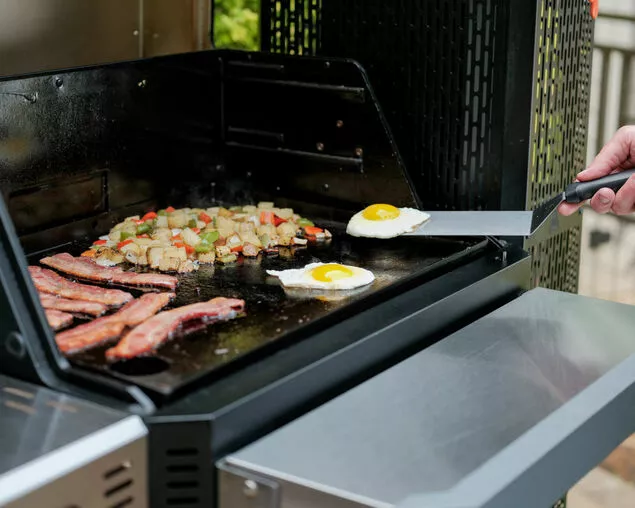 Masterbuilt Gravity Series 800 Digital Charcoal Grill + Smoker | Large Capacity BBQ & Smoker - Image 7